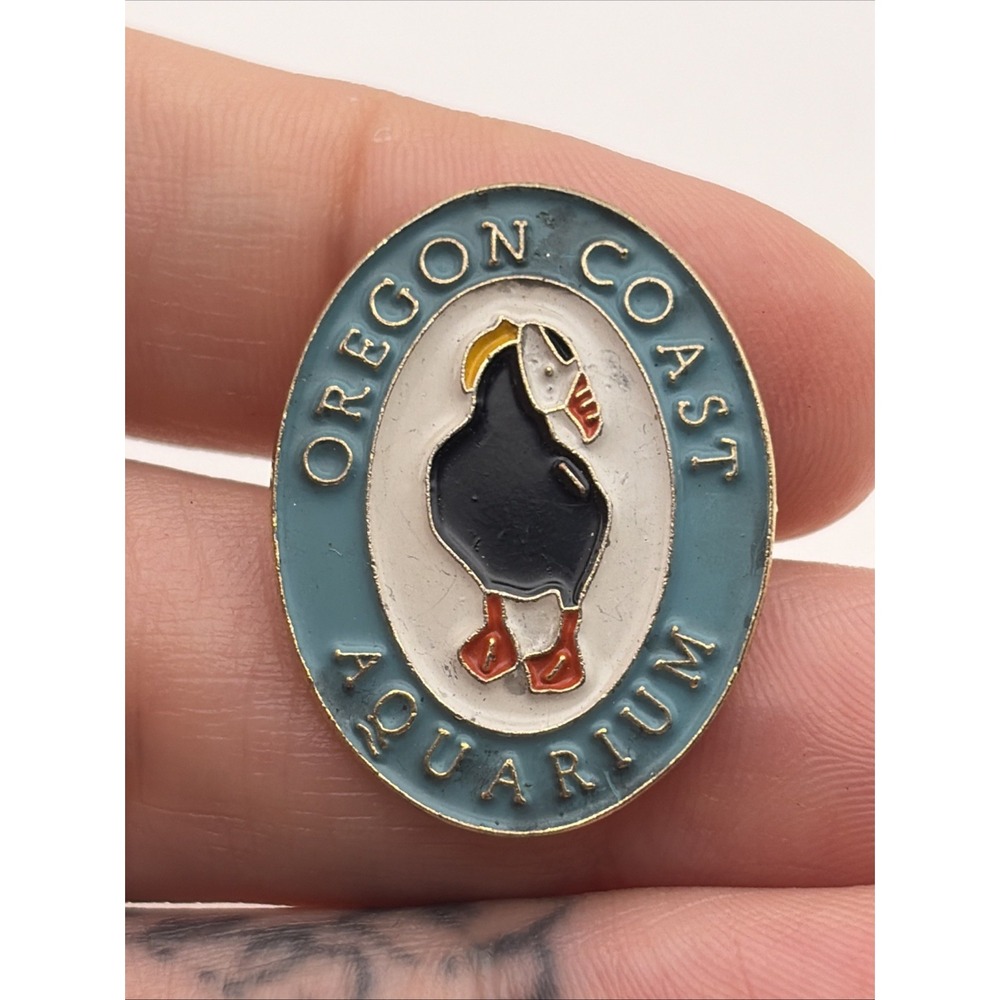 Oregon Coast Aquarium Puffin Bird Lapel Hat Pin